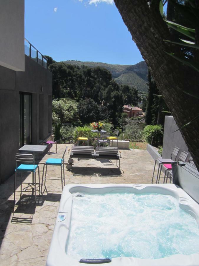 BY Cassis chambre privée dans maison familiale Exterior foto